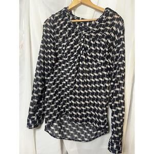 Gap Women's Navy Blue White Geometric Pattern Pullover Blouse Size Medium.
